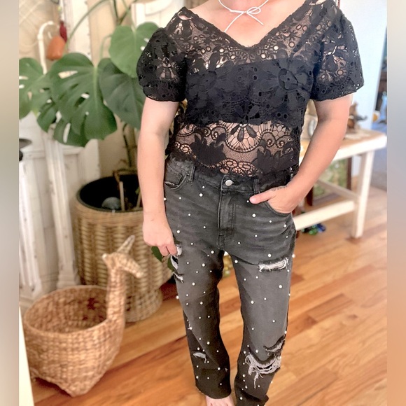 New! Distressed Acid Wash Black Denim With Faux Pearl Boy Friend Fit Jeans